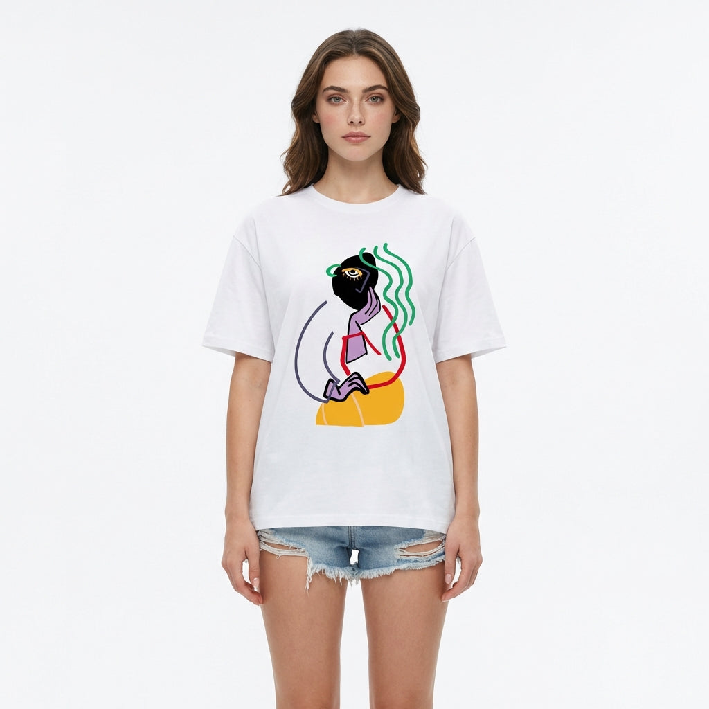 T-shirt arty + denim simple — casual, mais avec ce petit ‘je-sais-ce-que-je-fais